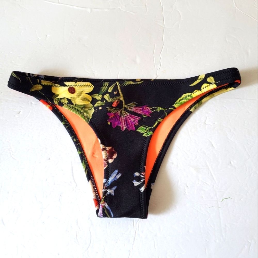 *Triangl Black Floral Neoprene Bikini Bottom Sz.M